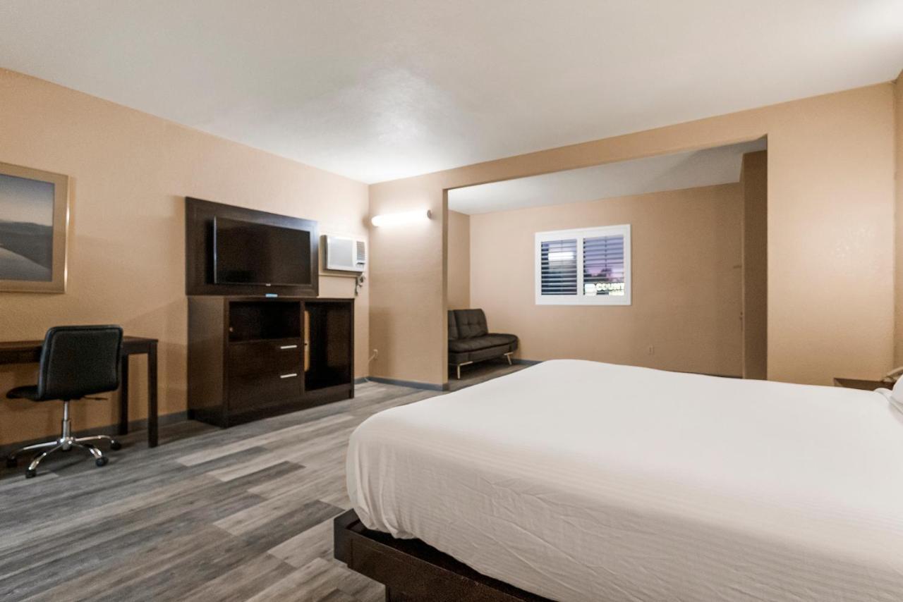 Country Hotel 3*