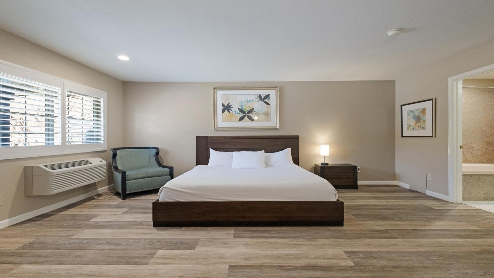 Country Hotel 3*